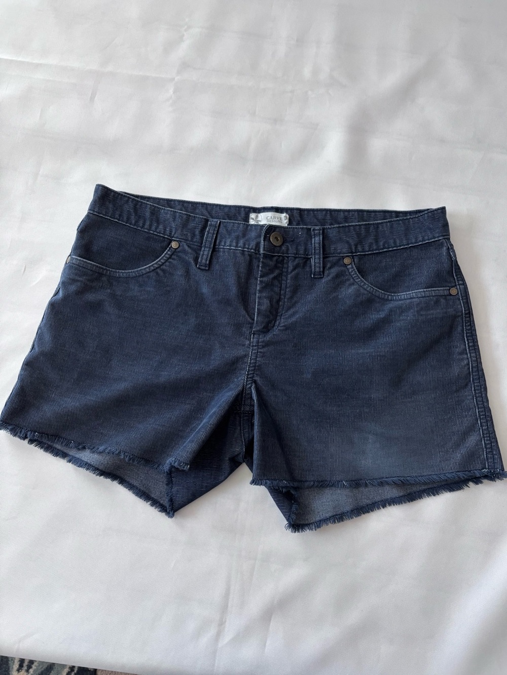 Carve Designs Organic Cotton Corduroy Raw Hem Shorts Women’s Size 8 - Picture 2 of 13